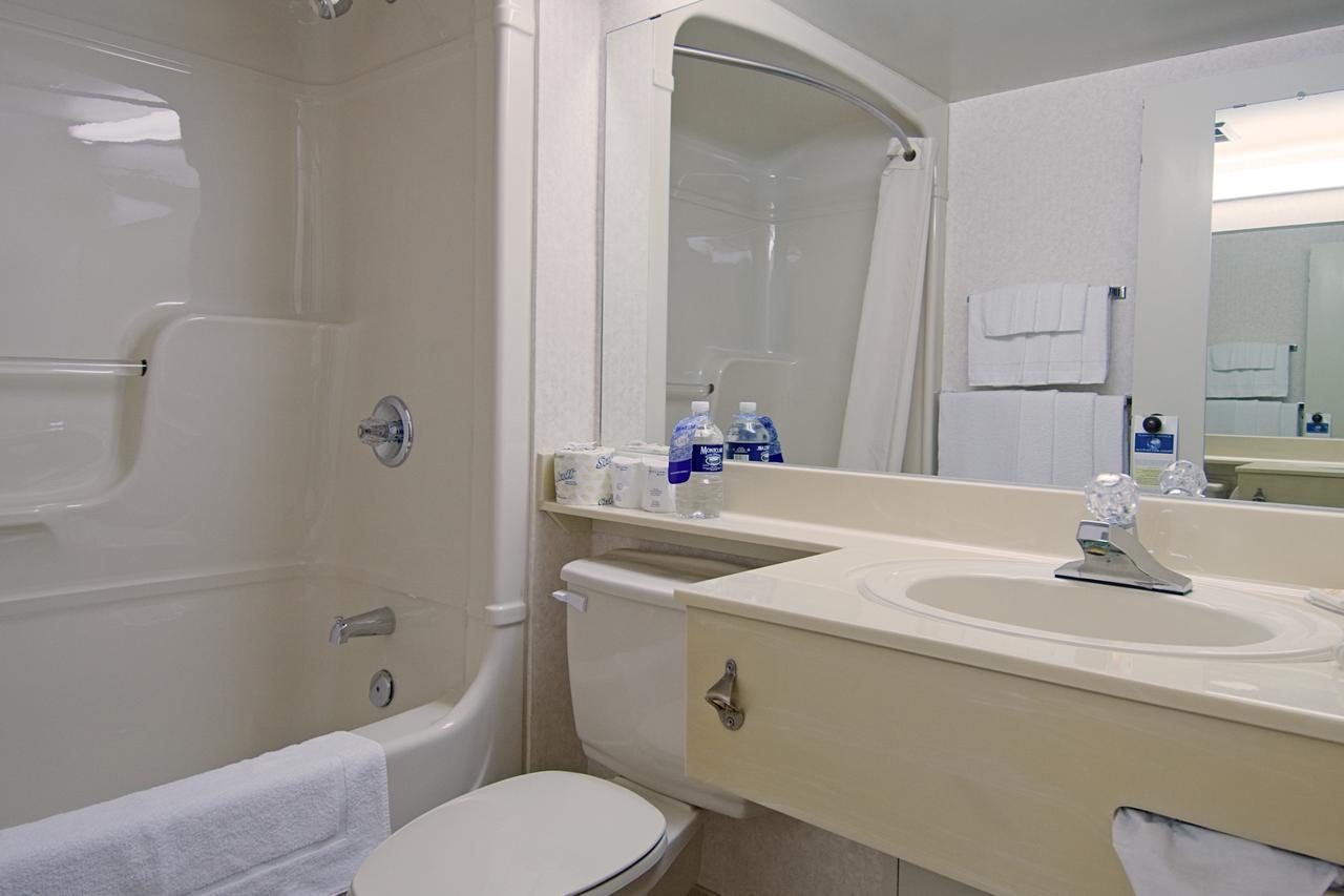 Courtyard By Marriott Regina Downtown Hotel Екстериор снимка
