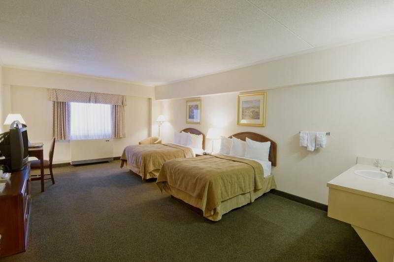 Courtyard By Marriott Regina Downtown Hotel Екстериор снимка