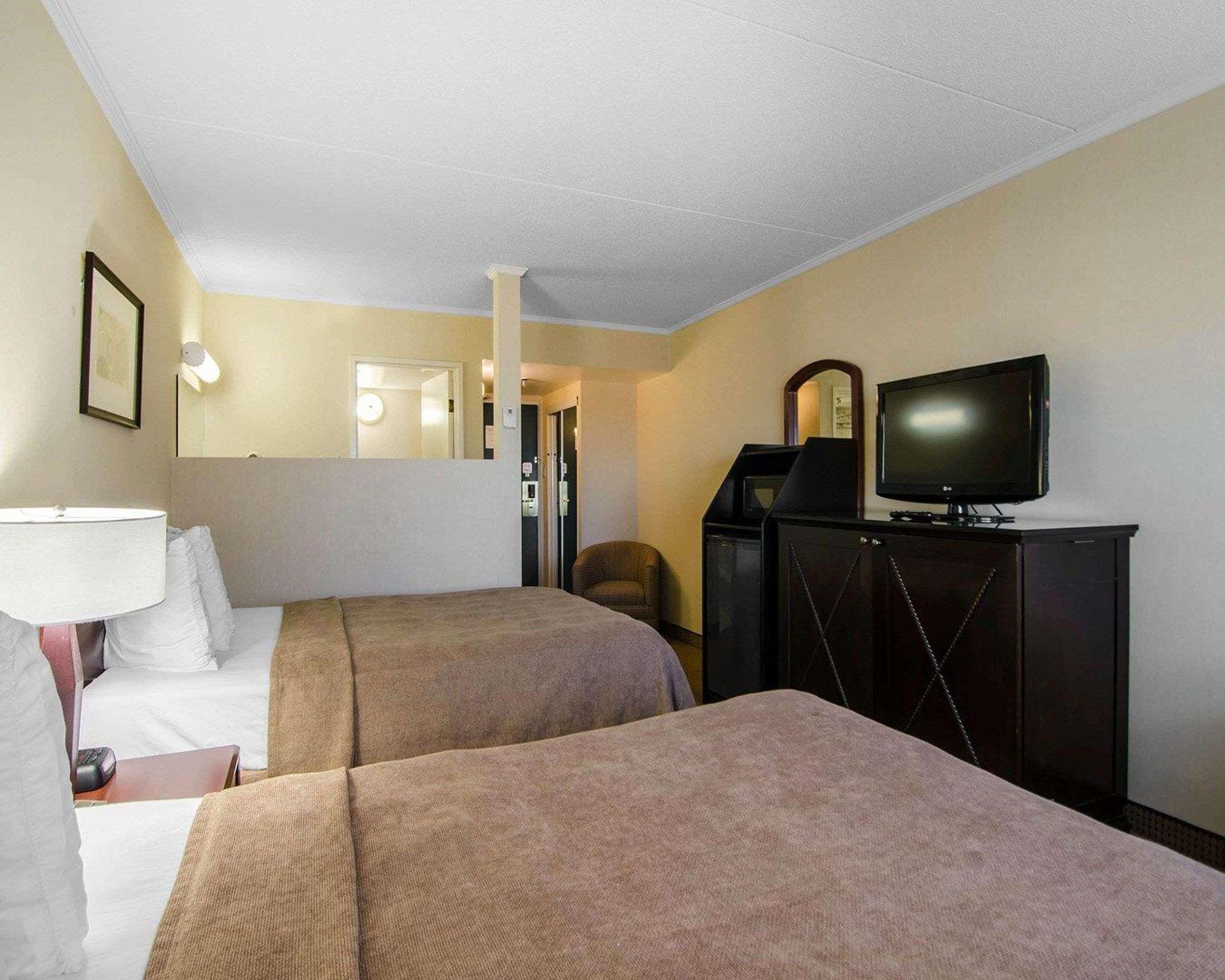 Courtyard By Marriott Regina Downtown Hotel Екстериор снимка