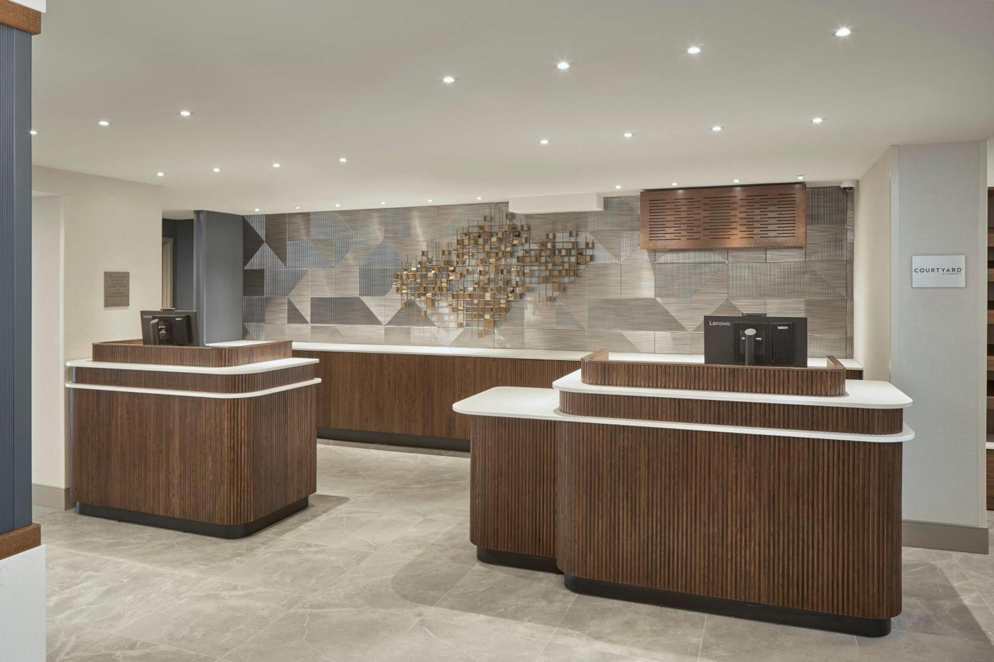 Courtyard By Marriott Regina Downtown Hotel Екстериор снимка