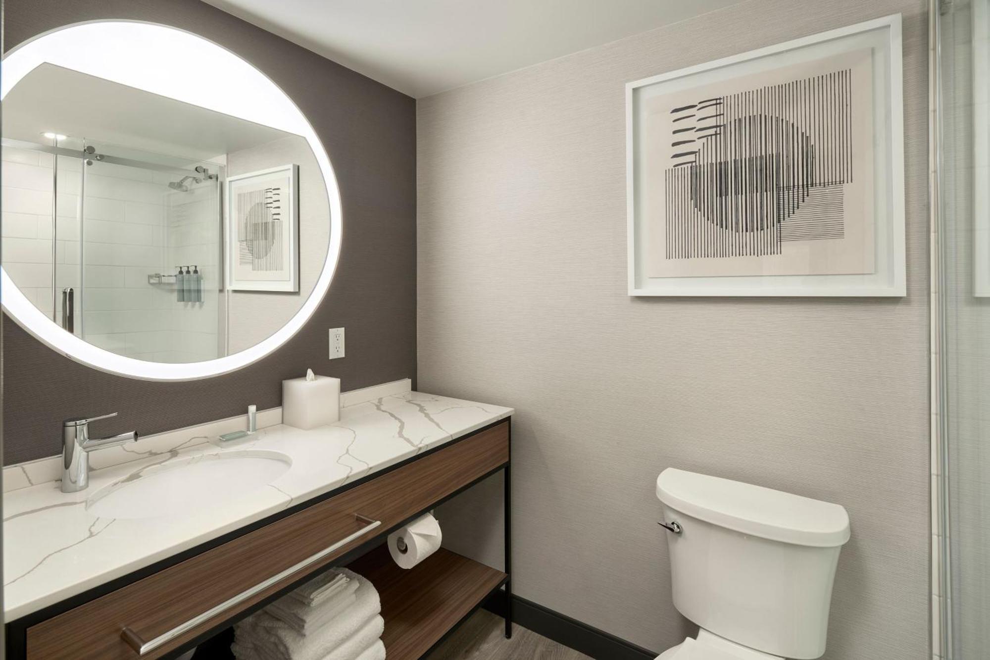 Courtyard By Marriott Regina Downtown Hotel Екстериор снимка