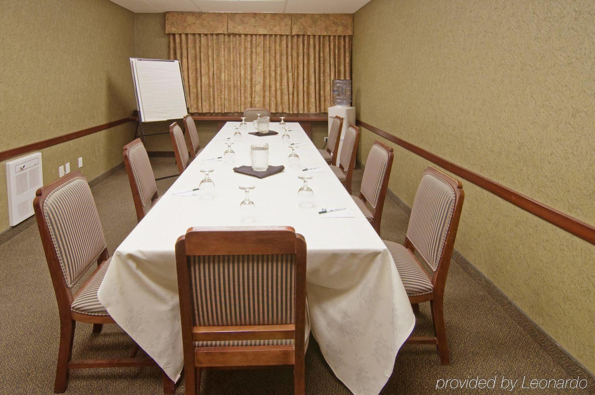 Courtyard By Marriott Regina Downtown Hotel Съоръжения снимка