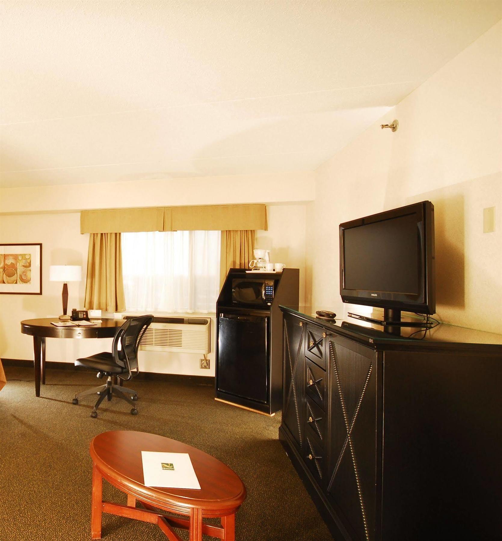 Courtyard By Marriott Regina Downtown Hotel Екстериор снимка